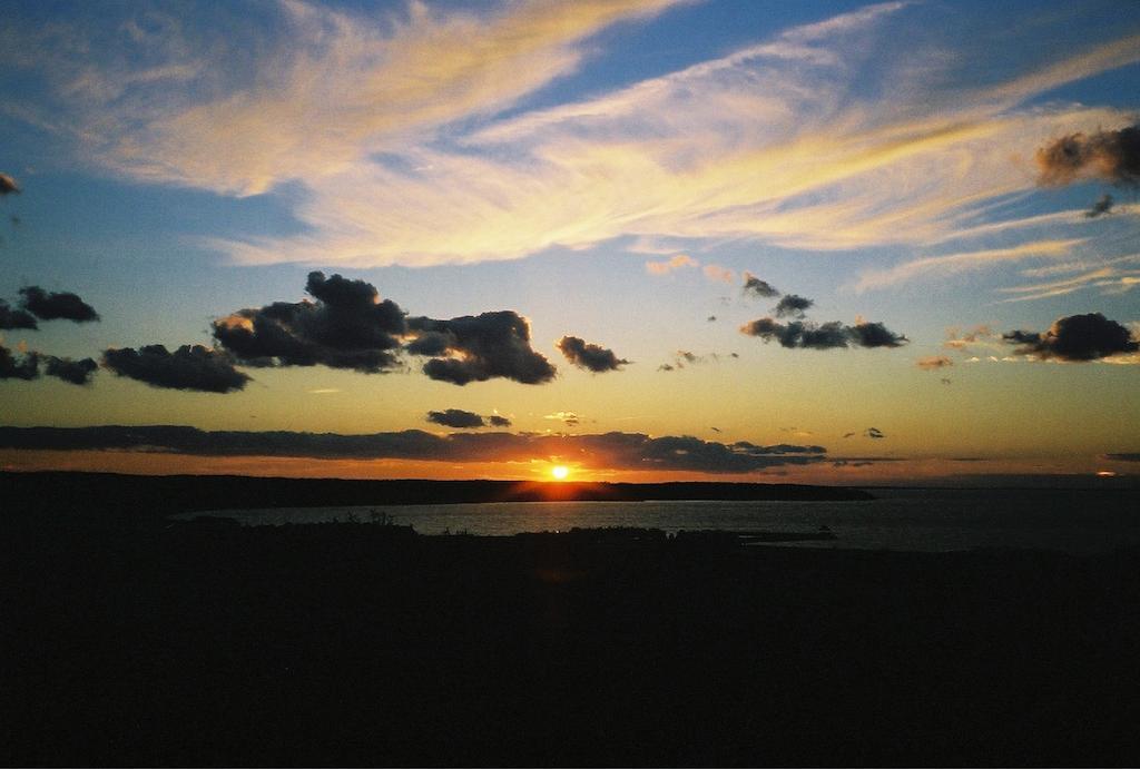 Hotel Montauk Manor Exterior foto Sunset over the Atlantic Ocean